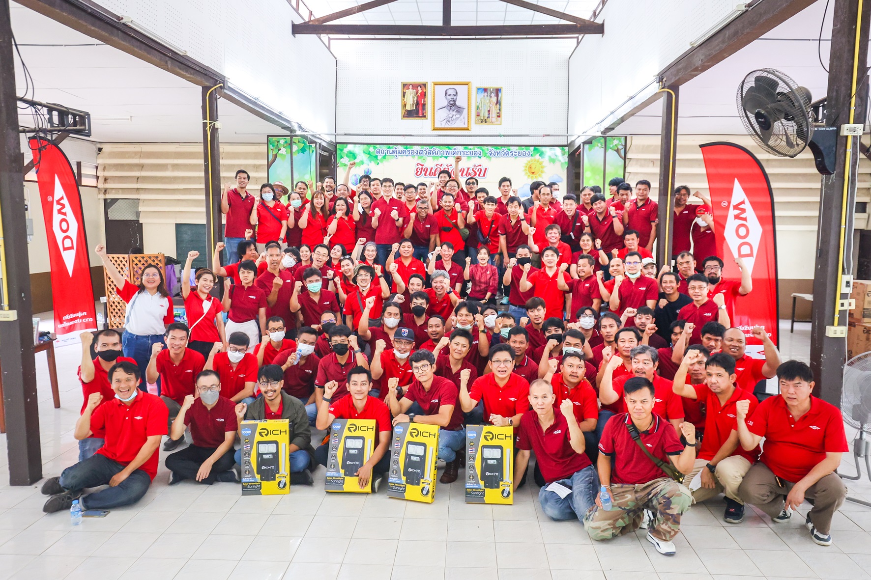 >
                                    </a>
                                    <hr class=